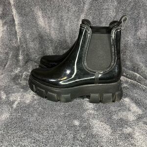DV Dolce Vita Splash Black Chunky Chelsea Rain Boot Size 8